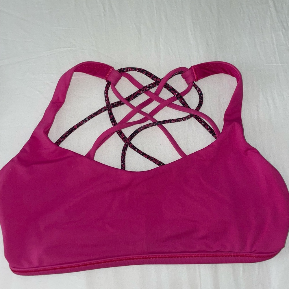 LuluLemon sports bra. Free to be Wild.